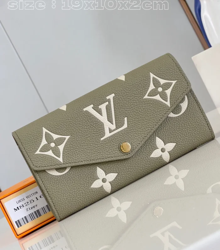 Louis Vuitton Sarah Wallet